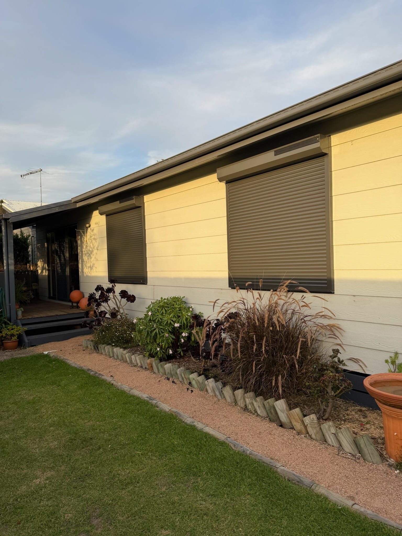 Manual roller shutters